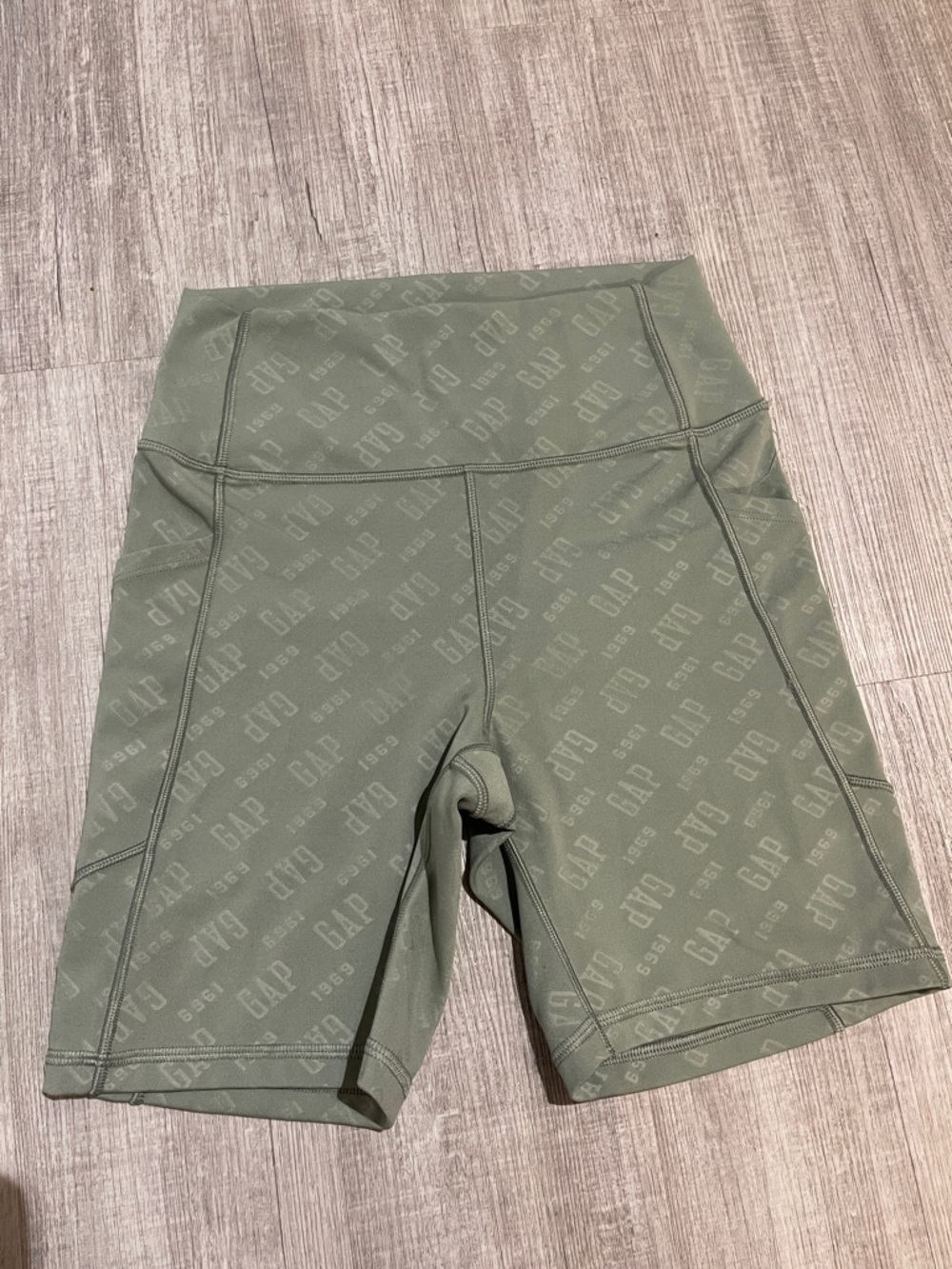 GAP Olive Logo-Print High-Waist Bike Shorts